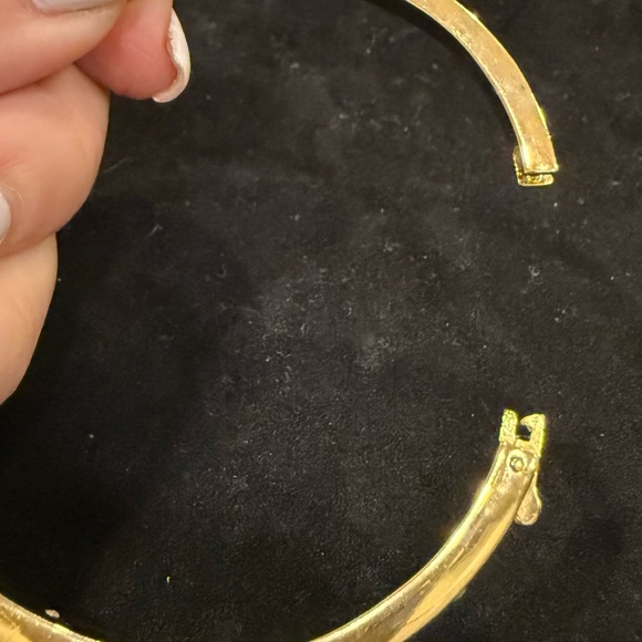Kate Spade Love click bracelet. Gold tone. Diamond-like stones. - Picture 5 of 5